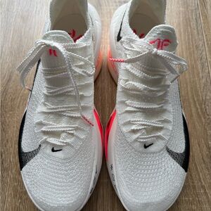 Nike Alphafly 3 in Sail/Black/Crimson Tint W9.5